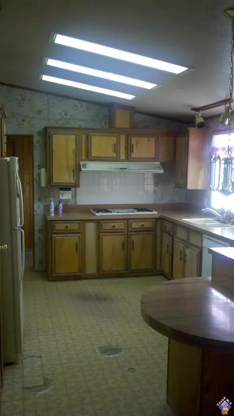 26311 Yucaipa St, Mojave, CA 93501 photo 4