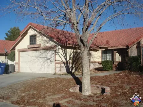 43128 E 11th St, Lancaster, CA 93535 photo 2