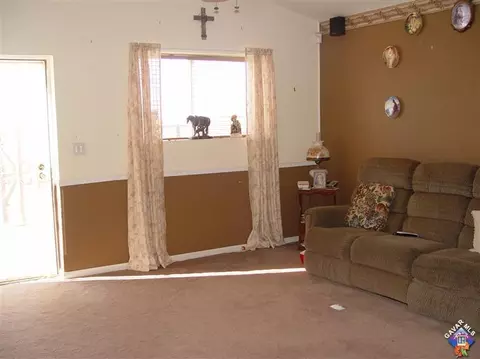 44256 165th St, Lancaster, CA 93535 photo 2
