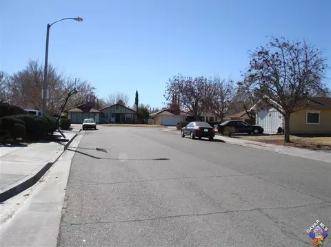 44319 Rawdon Ave, Lancaster, CA 93535 photo 2