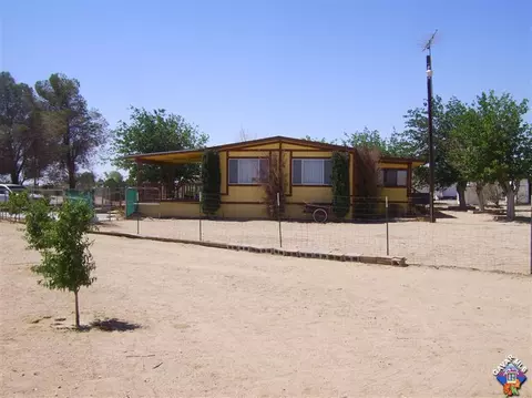 26351 Olanche St, Mojave, CA 93501 photo 1