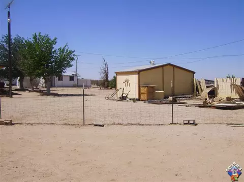 26351 Olanche St, Mojave, CA 93501 photo 2