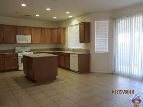 3327 Ashton Pl, Lancaster, CA 93536 photo 8