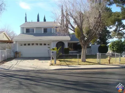 37657 29th St E, Palmdale, CA 93550 photo 1