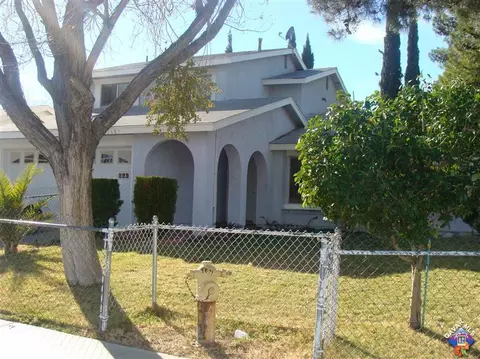 37657 29th St E, Palmdale, CA 93550 photo 2