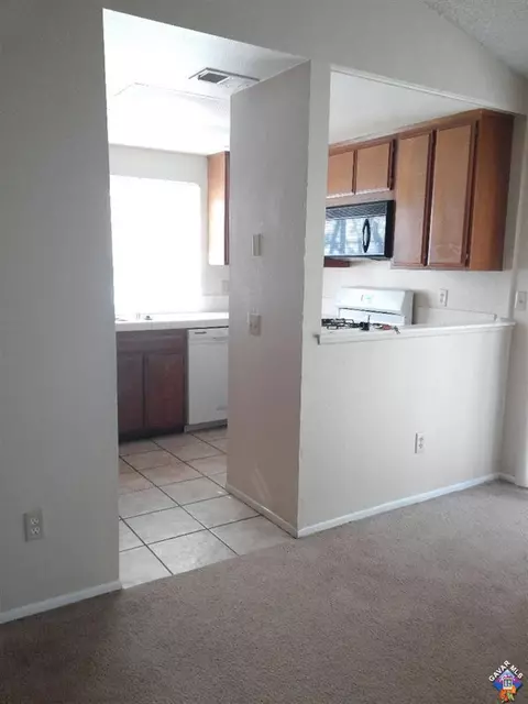 2033 Cape Cod Ln, Palmdale, CA 93550 photo 5