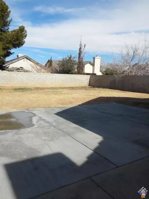 2033 Cape Cod Ln, Palmdale, CA 93550 photo 14