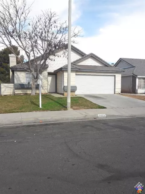 2033 Cape Cod Ln, Palmdale, CA 93550 photo 1