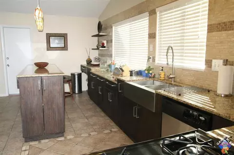 3833 Castala Dr, Palmdale, CA 93550 photo 5