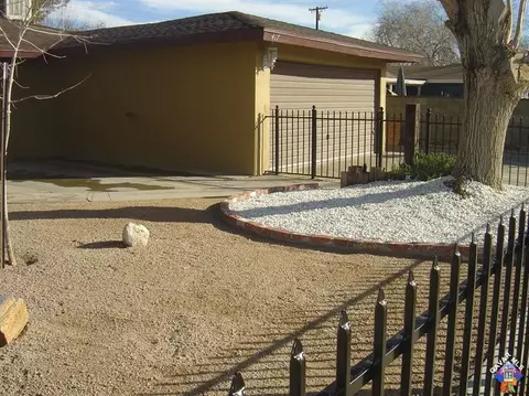 417 Avenue R7 E, Palmdale, CA 93550 photo 2