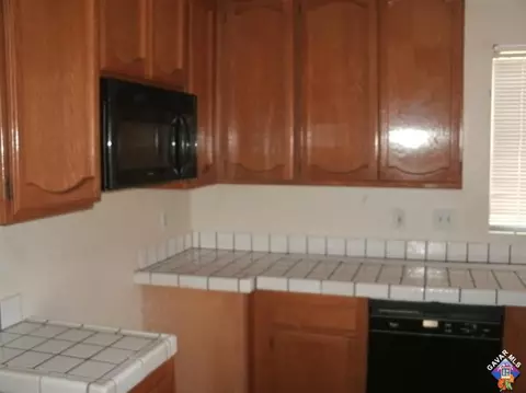 611 E Ivesbrook St, Lancaster, CA 93535 photo 8