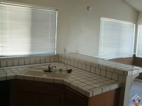 611 E Ivesbrook St, Lancaster, CA 93535 photo 9