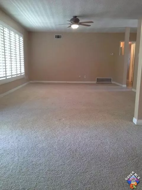 44320 Calston Ave, Lancaster, CA 93535 photo 2