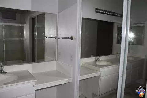 42021 Ash, Lancaster, CA 93536 photo 16
