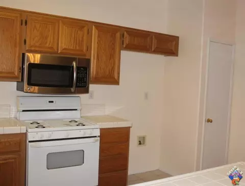 42021 Ash, Lancaster, CA 93536 photo 5