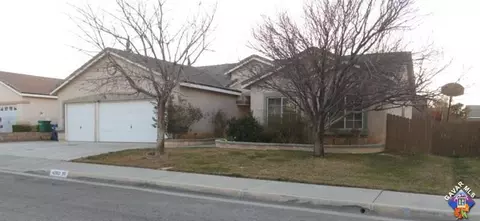 42021 Ash, Lancaster, CA 93536 photo 2
