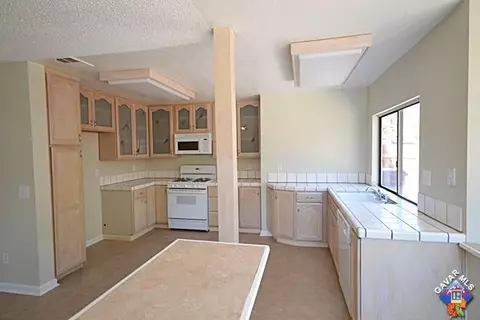 552 Jenner St E, Lancaster, CA 93535 photo 7