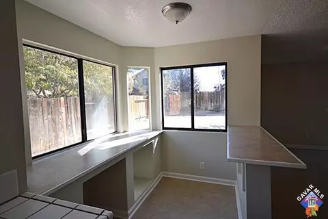 552 Jenner St E, Lancaster, CA 93535 photo 8