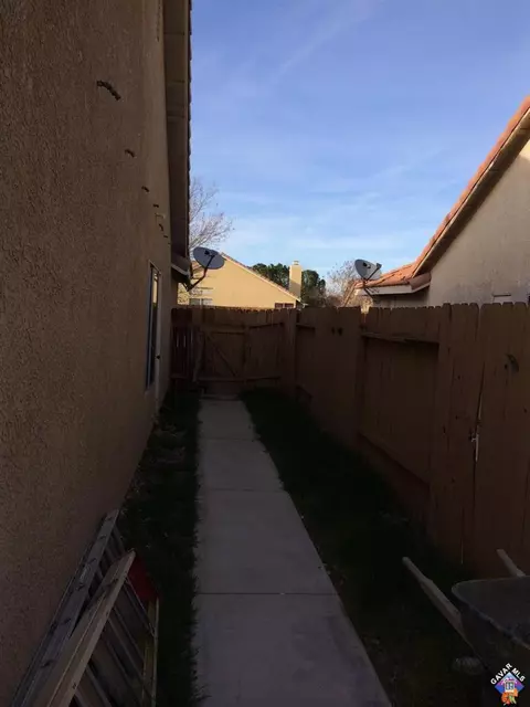 2106 Bend Ave, Lancaster, CA 93535 photo 15