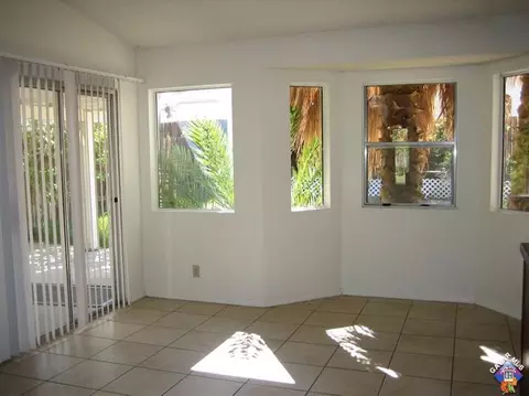 37341 Starcrest St, Palmdale, CA 93550 photo 5