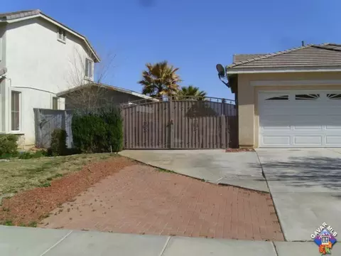 38536 37th St, Palmdale, CA 93550 photo 2
