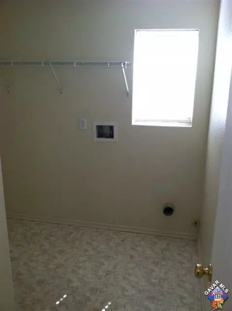 43315 Flag St, Lancaster, CA 93536 photo 9