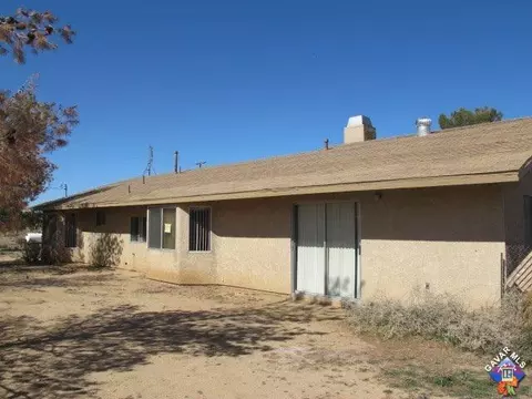 5709 Smoke Tree Rd, Phelan, CA 92371 photo 2