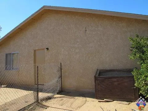5709 Smoke Tree Rd, Phelan, CA 92371 photo 4