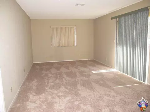 5709 Smoke Tree Rd, Phelan, CA 92371 photo 10
