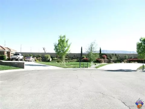 42513 Yew St, Lancaster, CA 93536 photo 3