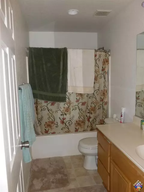 45343 Robinson Dr, Lancaster, CA 93535 photo 18