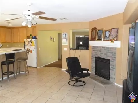 45343 Robinson Dr, Lancaster, CA 93535 photo 6