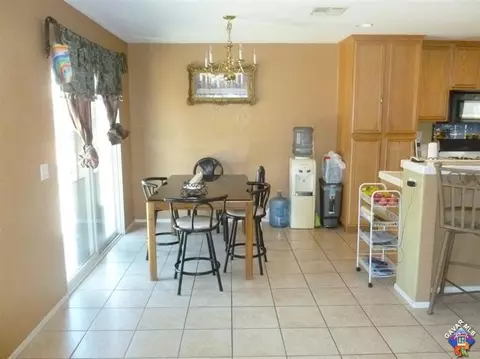 45343 Robinson Dr, Lancaster, CA 93535 photo 8