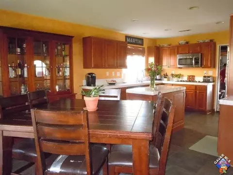 42131 Tropez Dr, Lancaster, CA 93536 photo 10