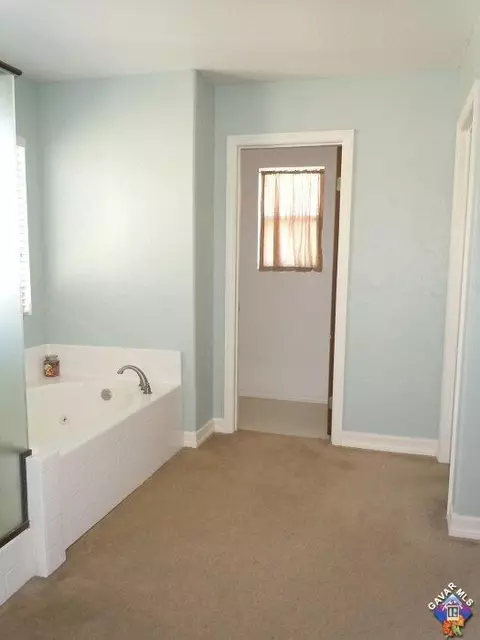 42131 Tropez Dr, Lancaster, CA 93536 photo 18