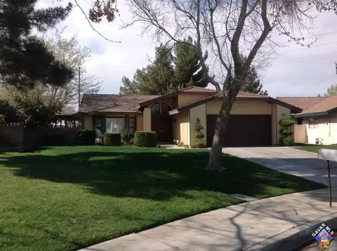 3133 Glad Way, Lancaster, CA 93536 photo 2