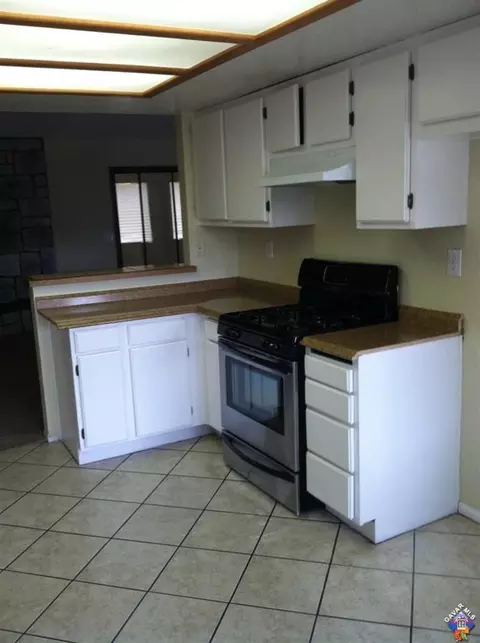 16017 E Rawhide Ave, Palmdale, CA 93591 photo 2