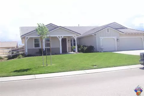 1758 Whitlatch Dr, Lancaster, CA 93535 photo 2
