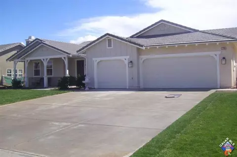 1758 Whitlatch Dr, Lancaster, CA 93535 photo 3