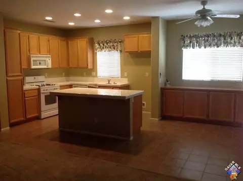 2050 W Hart St, Lancaster, CA 93536 photo 25