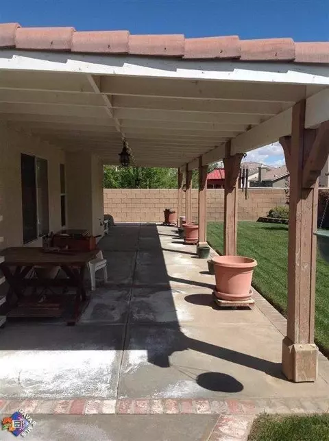 2050 W Hart St, Lancaster, CA 93536 photo 4