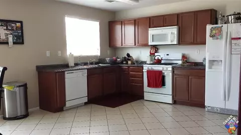 43061 33rd St, Lancaster, CA 93535 photo 4