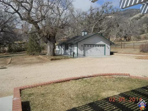 24351 Pueblo Ct, Tehachapi, CA 93561 photo 2