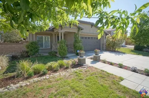 1764 Ivesbrook St E, Lancaster, CA 93535 photo 2