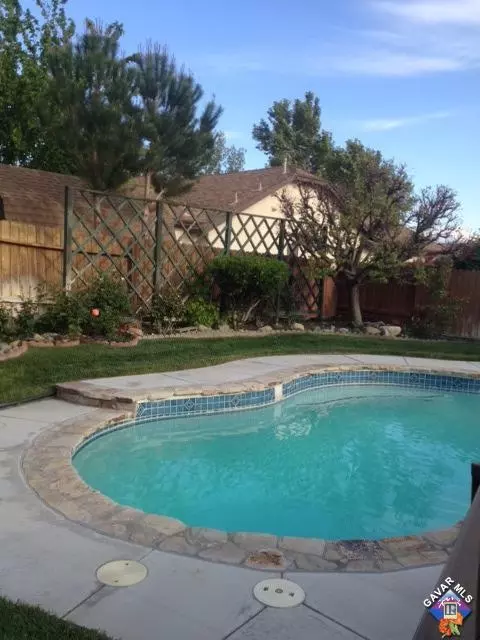 38142 E 42nd St, Palmdale, CA 93550 photo 2