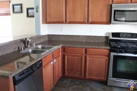 43514 Hampton St, Lancaster, CA 93536 photo 10