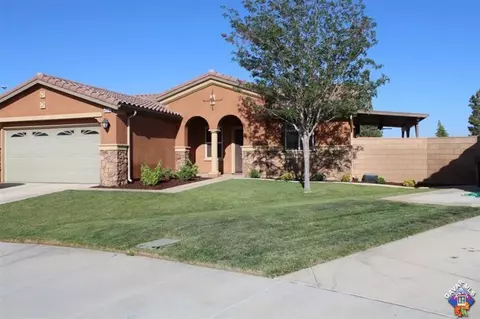 43514 Hampton St, Lancaster, CA 93536 photo 2