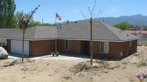 20840 Brentwood Dr, Tehachapi, CA 93561 photo 2