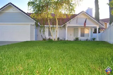 37213 Bunker Ct, Palmdale, CA 93550 photo 2