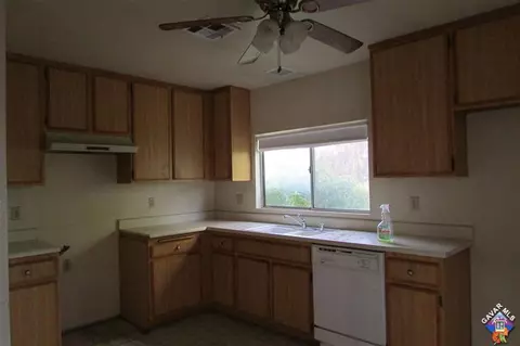 37054 29th Pl, Palmdale, CA 93550 photo 2